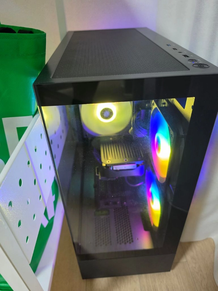 783D + 9070XT + 32GB + 1TB 고사양 게이밍 컴퓨터 이미지