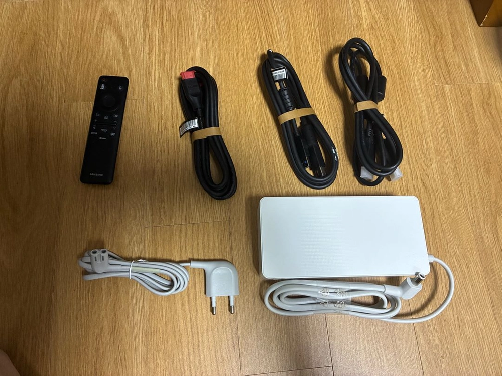 삼성 오디세이 OLED G8 32인치 (LS32DG802SKXKR) 팝니다 이미지