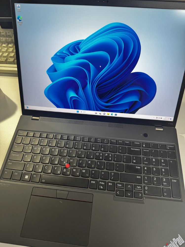레노버 씽크패드 ThinkPad P16s Gen1 16인치 LTE 노트북 - 안심되는 중고거래