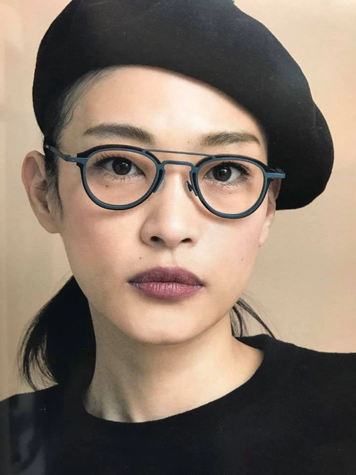 안네발렌틴 미니멀리스트 투브릿지 티타늄 안경 0188 이미지