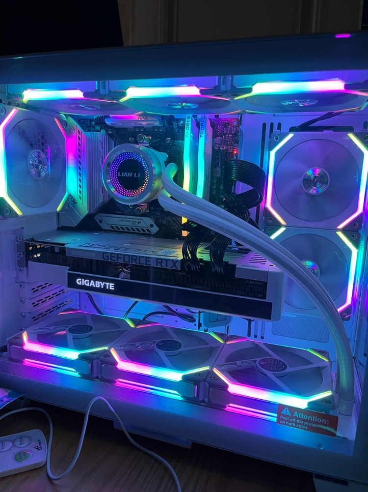 5800x 3070ti 화이트감성 본체 팝니다 - 안심되는 중고거래