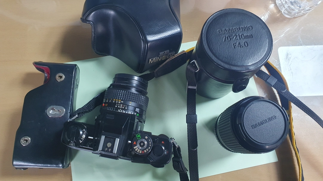 미놀타 필름카메라 X-700 X700, 50mm F1.4, 70-210mm F4 렌즈 두개와 케이스 포함 이미지