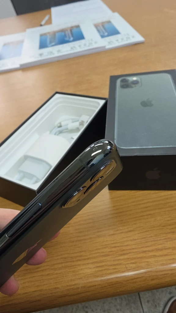 아이폰 11 프로 미드나잇그린 64GB 풀박스 판매합니다. 이미지