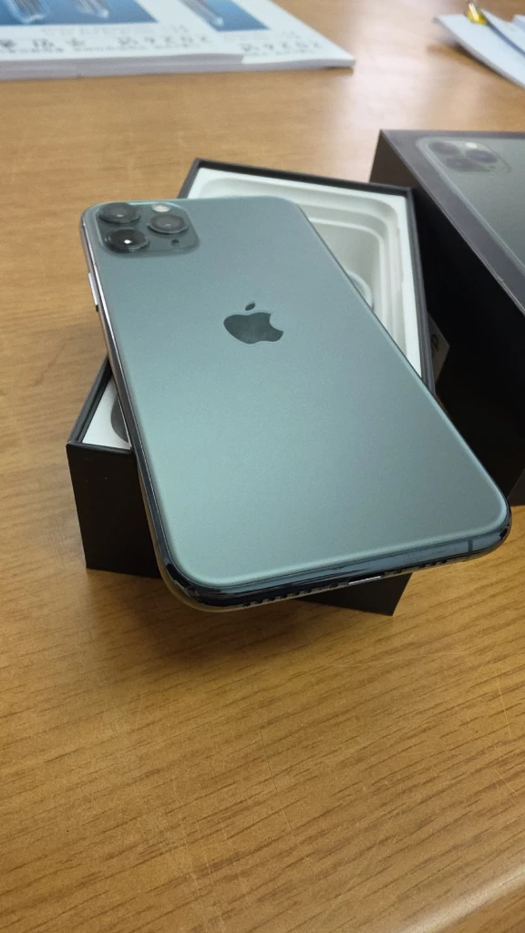 아이폰 11 프로 미드나잇그린 64GB 풀박스 판매합니다. 이미지