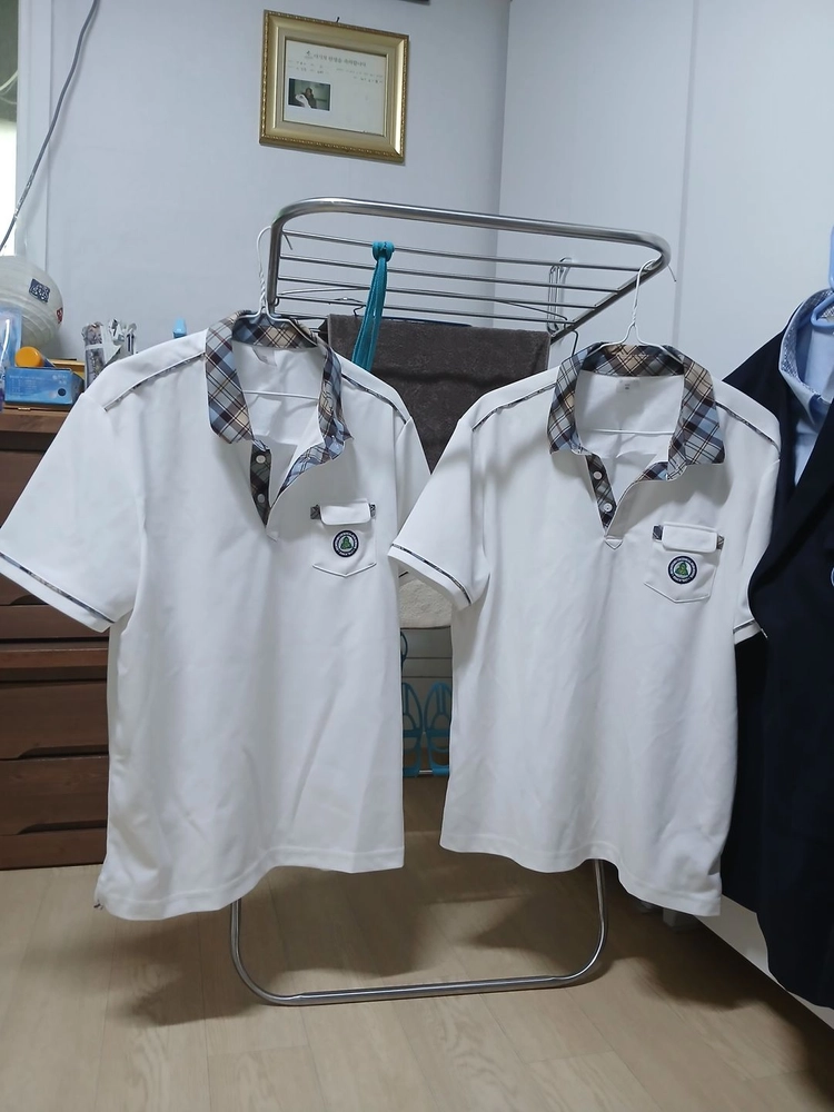 교복 (자켓 110, 셔츠 105, 조끼 105, 바지 83 , 생활복 상.하 체육복 상.하) 이미지