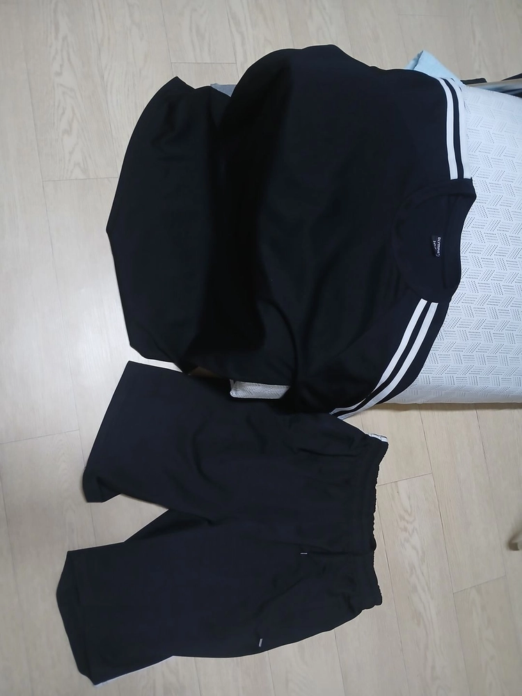 교복 (자켓 110, 셔츠 105, 조끼 105, 바지 83 , 생활복 상.하 체육복 상.하) 이미지