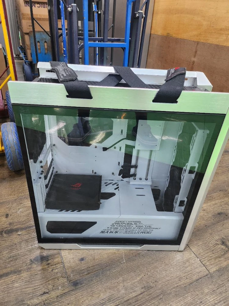 ASUS ROG STRIX HELIOS WHITE EDITION 이미지