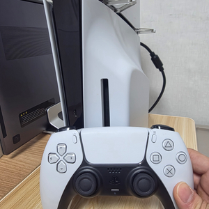 ps5 슬림 디스크에디션 CFI-2018 이미지
