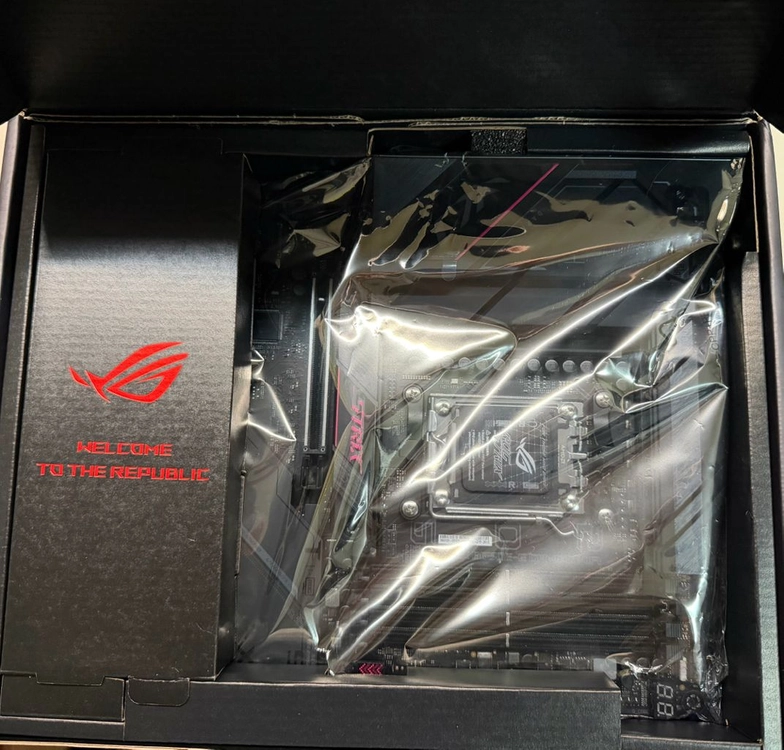 [ASUS] ROG STRIX B650E-E 메인보드 이미지