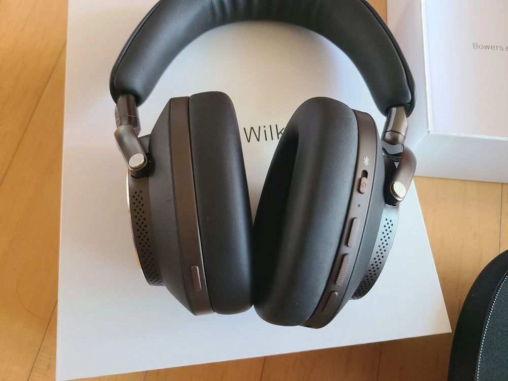 Bowers & Wilkins Px8 노이즈 캔슬링 무선 헤드폰 26. 3월 구입 바워스앤월킨스 이미지