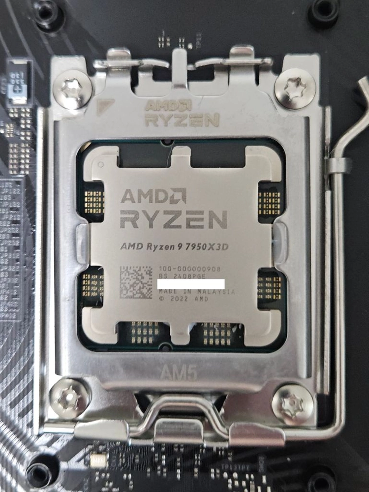 AMD 라이젠 7950X3D 팝니다 - 안심되는 중고거래