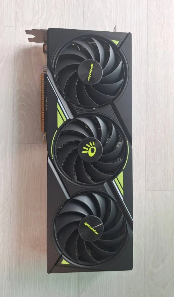 그래픽카드 MANLI RTX 5070 Nebula - 안심되는 중고거래