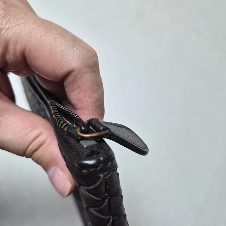 정품 보테가베네타 인트레치아토 클러치백 이미지