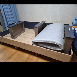 침대 프레임 + 매트리스 세트 이미지