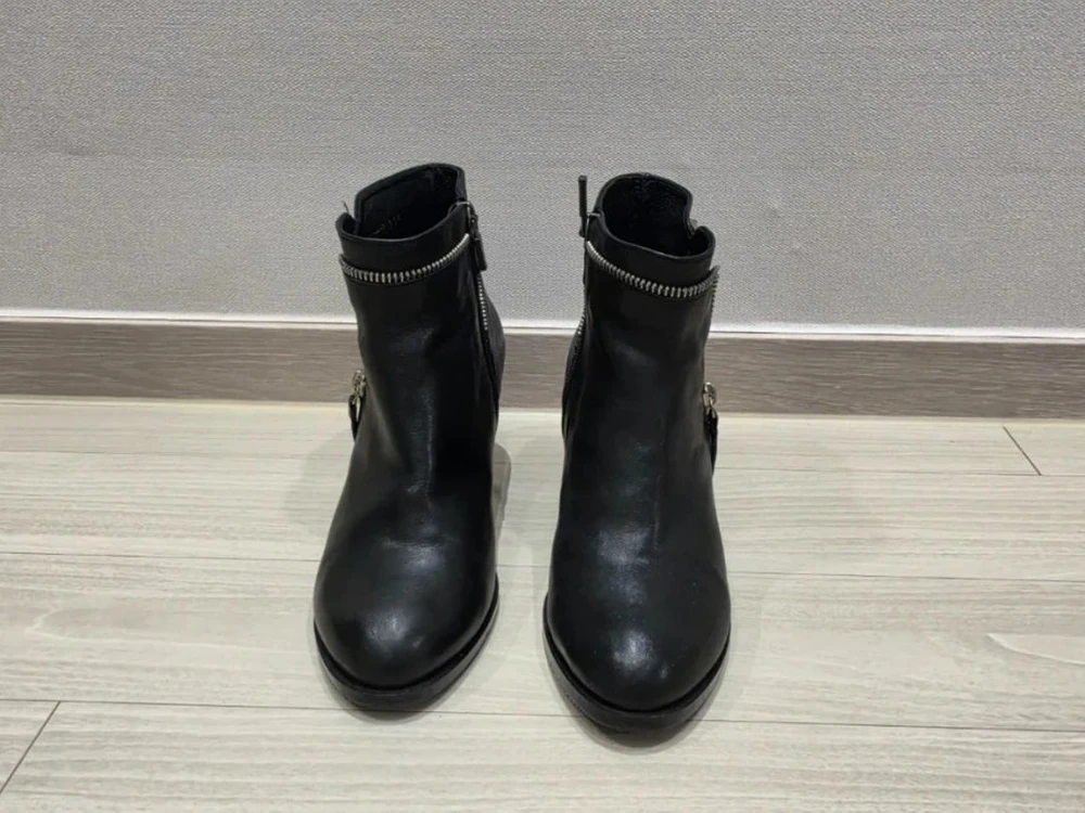 랜드로버 블랙 가죽 앵클부츠 이미지