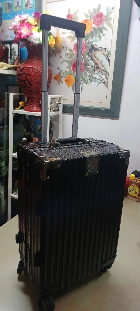 [고가 브랜드/기내용] 투어리즘 20인치 캐리어 (블랙) 고급사양제품 설명:신품 구매 시 상당히 고가인 프리미엄 이미지