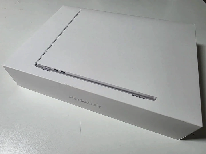 맥북 에어 13인치 M5 칩 16GB/512GB 실버 미개봉품 - 안심되는 중고거래