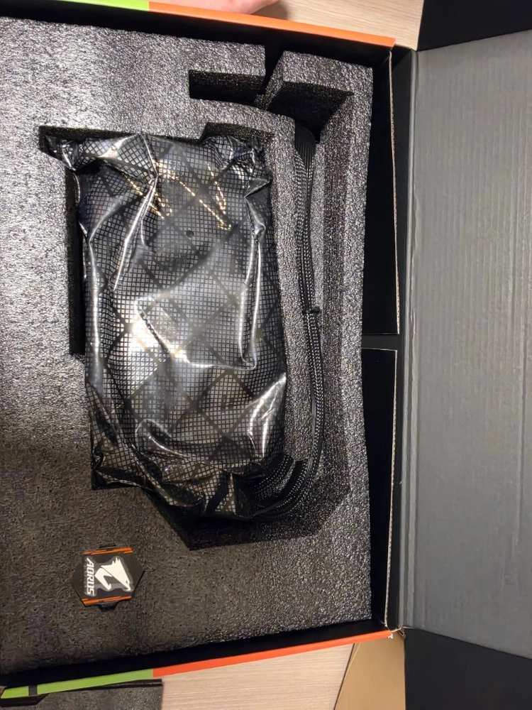 기가바이트 지포스 3090ti 어로스 익스트림 24GB 풀박스 팝니다 이미지