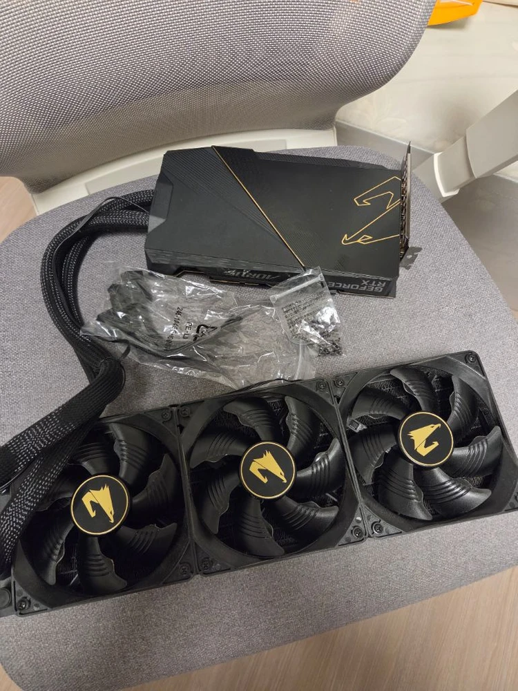 기가바이트 지포스 3090ti 어로스 익스트림 24GB 풀박스 팝니다 이미지