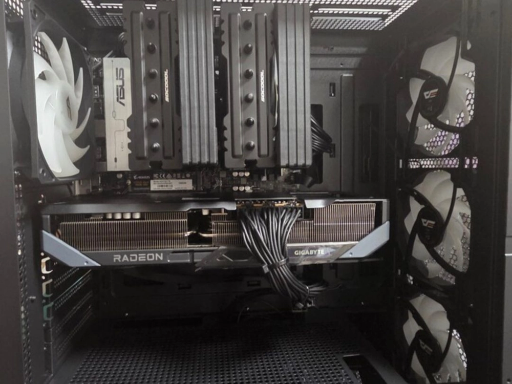 (새상품) 9800X3D 9070xt 게이밍 컴퓨터 본체 이미지