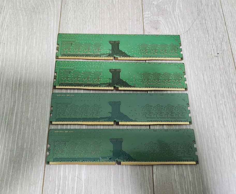 삼성 DDR4 2400 8GB 4개 팔아요 이미지