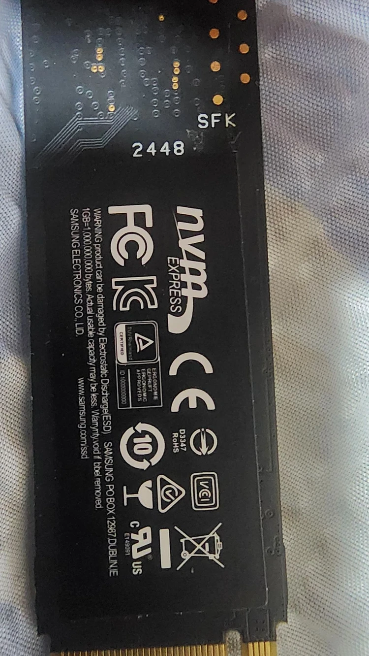 NVMe SSD 2TB 이미지