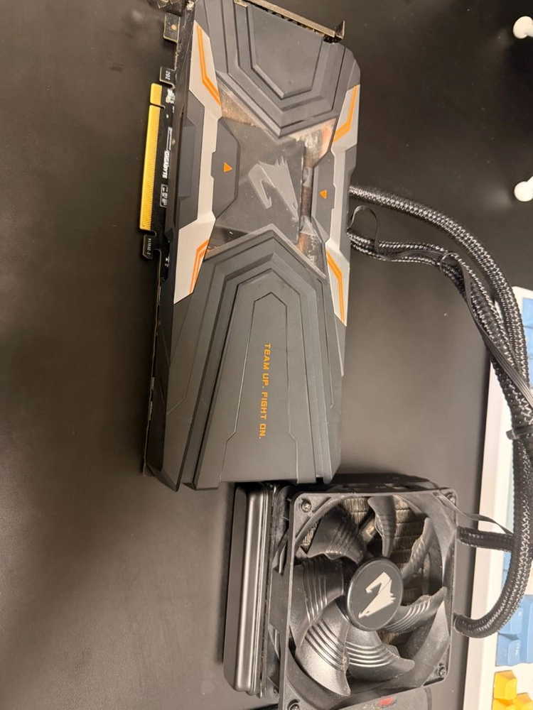 GIGABYTE AORUS GeForce GTX 1080 Ti Waterforce Xtreme Edition 11G - 안심되는 중고거래