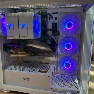 7800x3d, 32GB, RX9070 고사양 컴퓨터 이미지