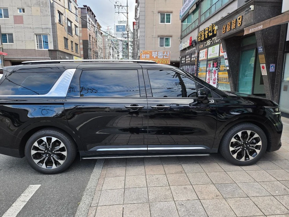 중형 SUV 4WD 프리미엄 이미지