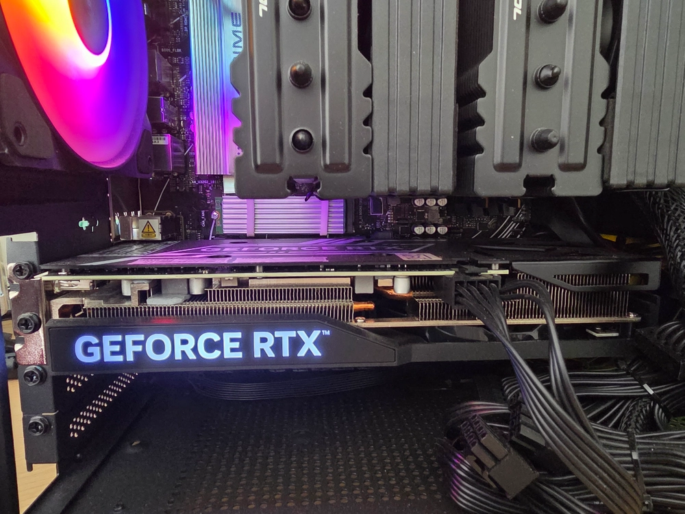 갤럭시 RTX 4070 그래픽카드판매 - 안심되는 중고거래