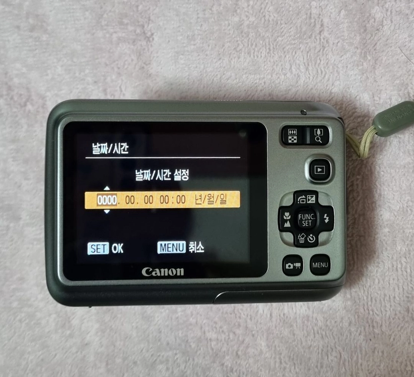 캐논 파워샷 A490 실버 빈티지카메라 판매합니다. 이미지