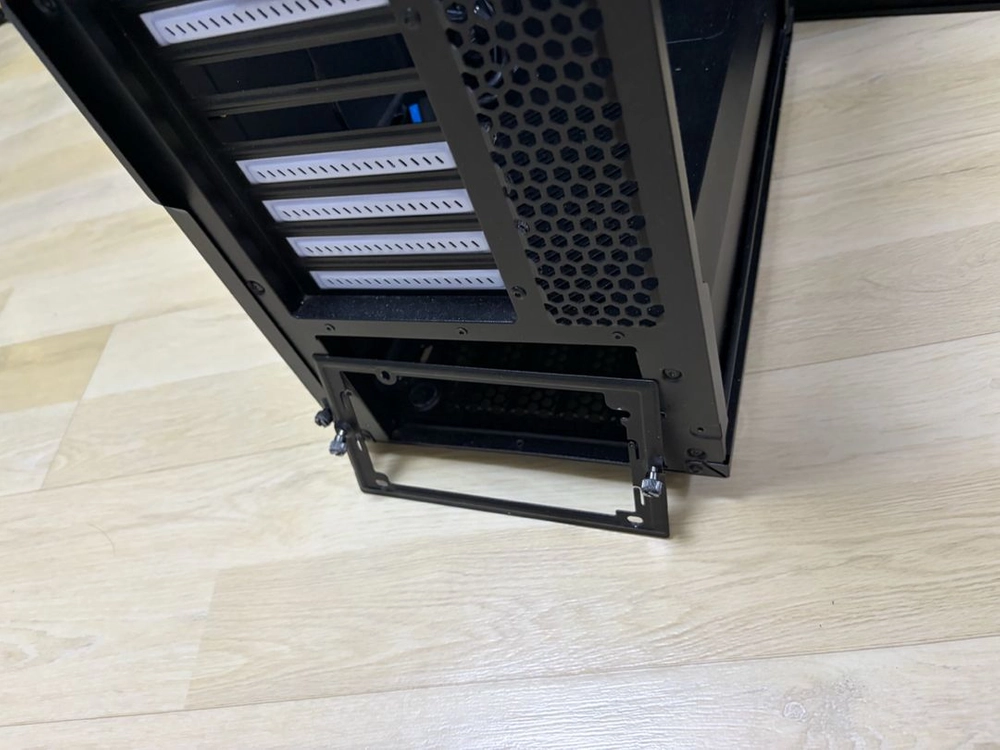 프렉탈디자인 디파인c케이스 이미지