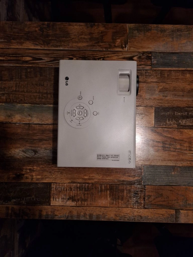 LG 프로젝터 DS420, 필름 스크린(이동식) 판매합니다 이미지