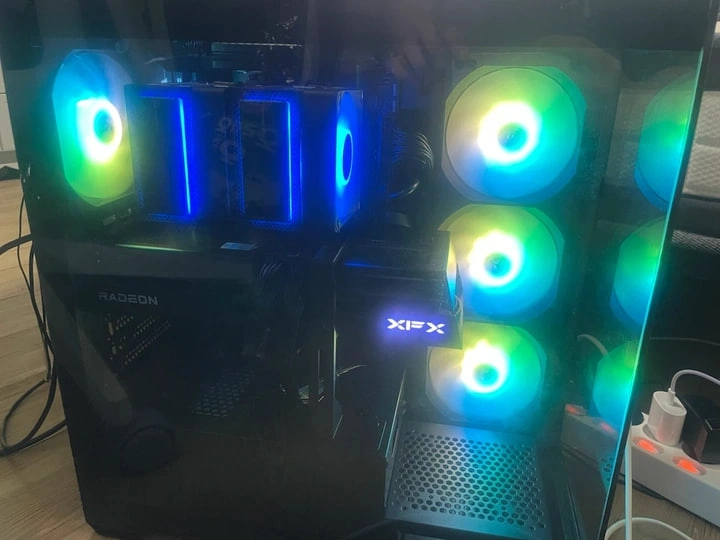 9800x3d Rx9070xt 고사양 pc판매 - 안심되는 중고거래
