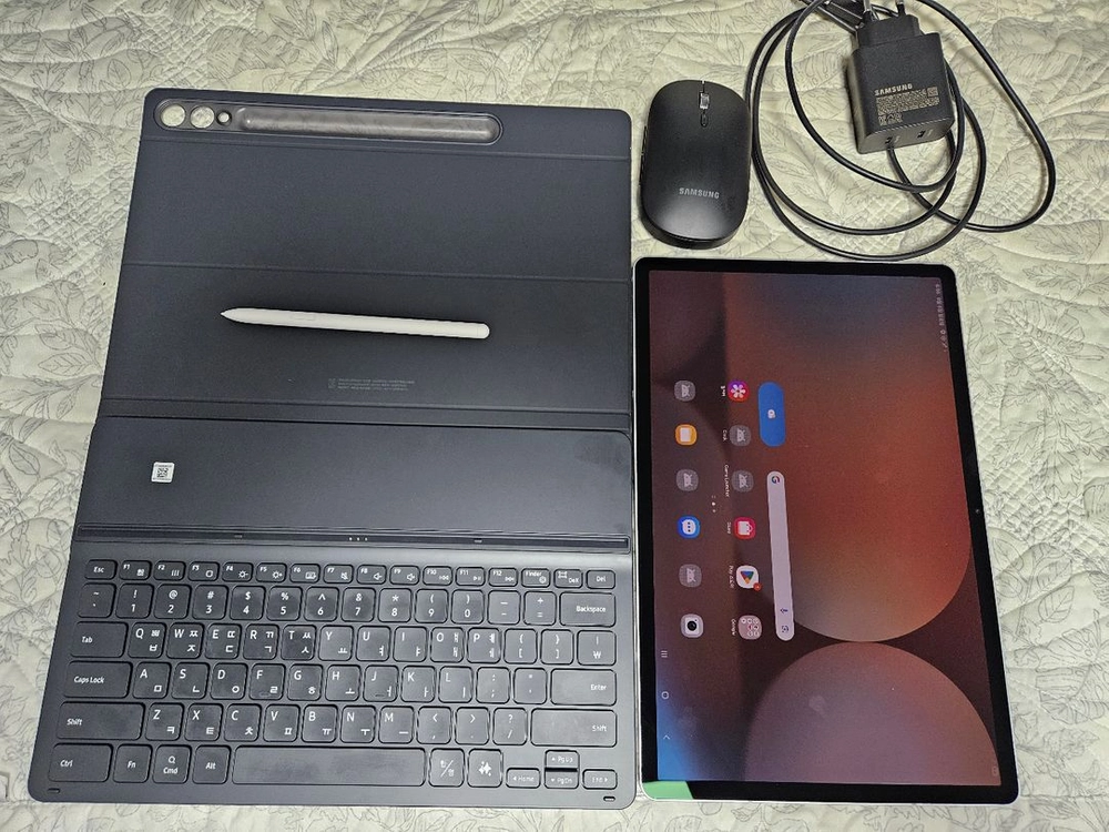 삼성전자 갤럭시탭 S10 플러스 WIFI 256GB + 삼성 정품 키보드케이스 + 삼성 정품 블루투스 마우스 이미지