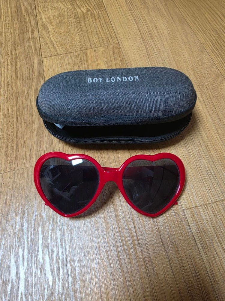 하트 선글라스 + 보이런던 케이스 세트 이미지