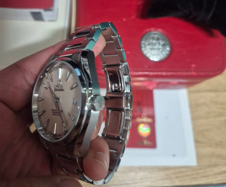 아쿠아테라 41mm 흰판 이미지