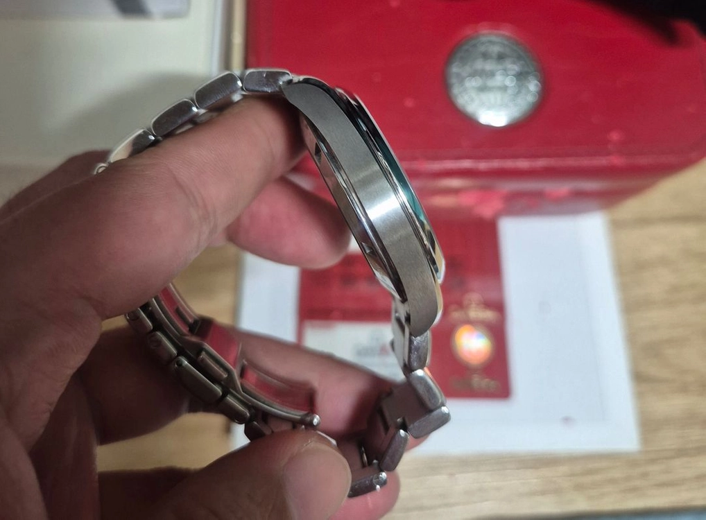아쿠아테라 41mm 흰판 이미지