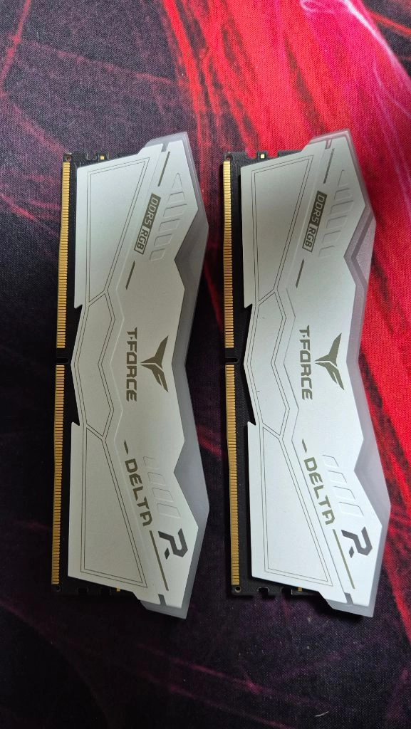 RGB DDR5 32GB 메모리 이미지
