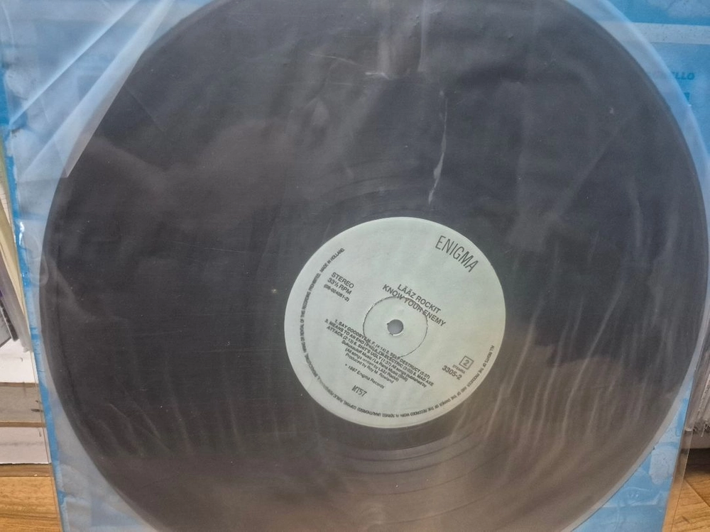 Laaz Rockit. LP 레코드판. 준라이센스 이미지