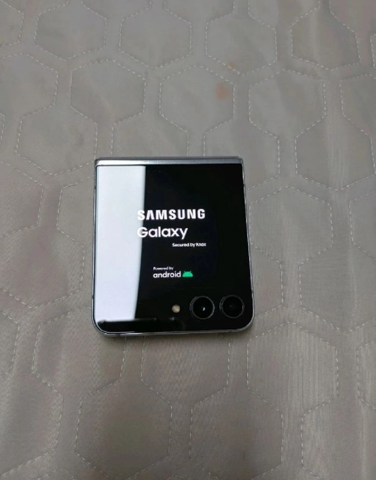 풀박 S급 ㅡ 갤럭시 Z플립5 256GB 이미지