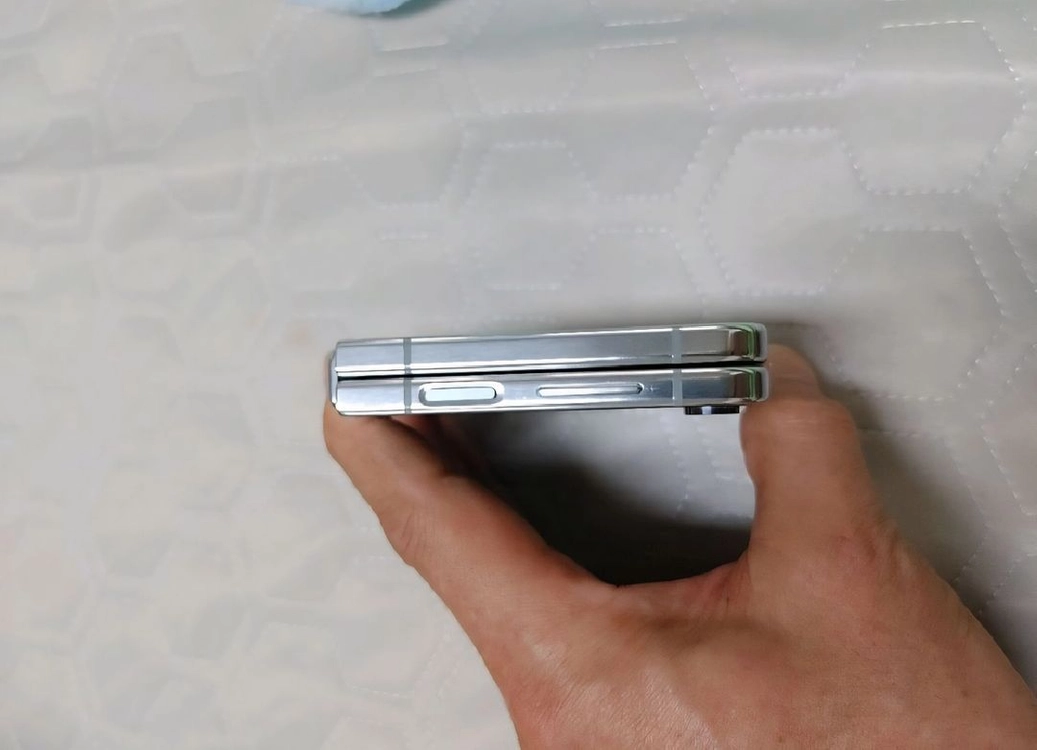 풀박 S급 ㅡ 갤럭시 Z플립5 256GB 이미지