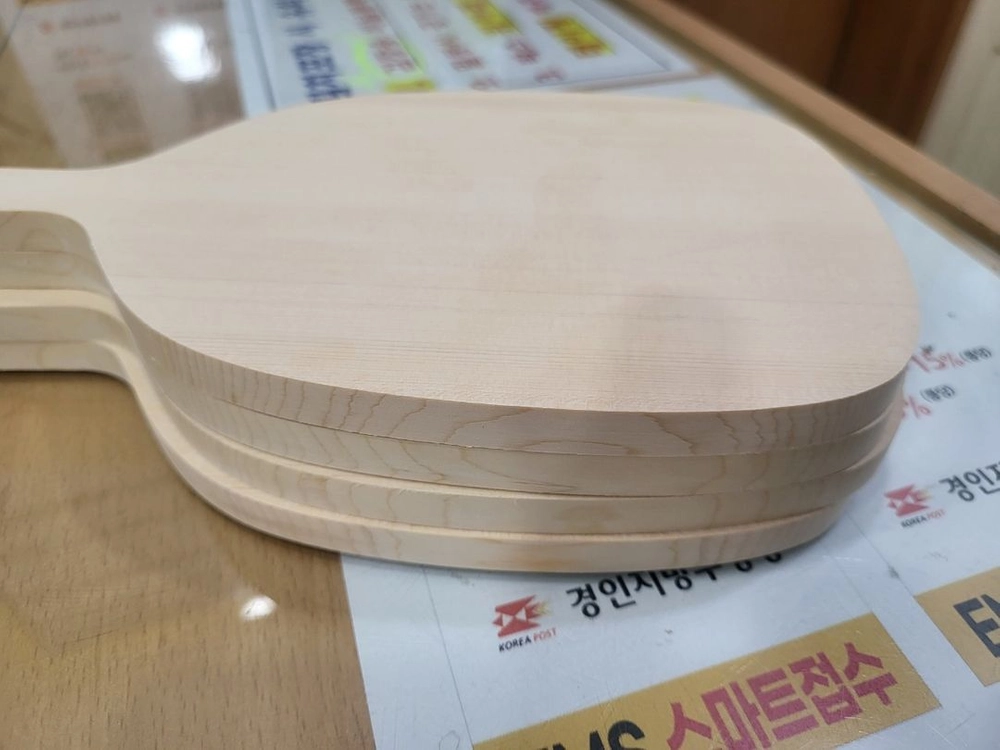 300년산 일본기소히노키 펜홀더 탁구라켓 ㅡ판매가 229000원 무료배송. 우체국택배ㅡ두께.무게지정가능ㅡ제작2주 이미지