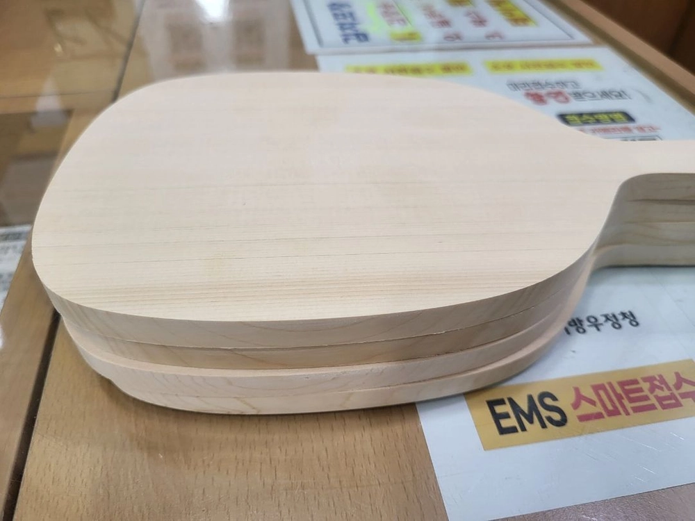 300년산 일본기소히노키 펜홀더 탁구라켓 ㅡ판매가 229000원 무료배송. 우체국택배ㅡ두께.무게지정가능ㅡ제작2주 이미지