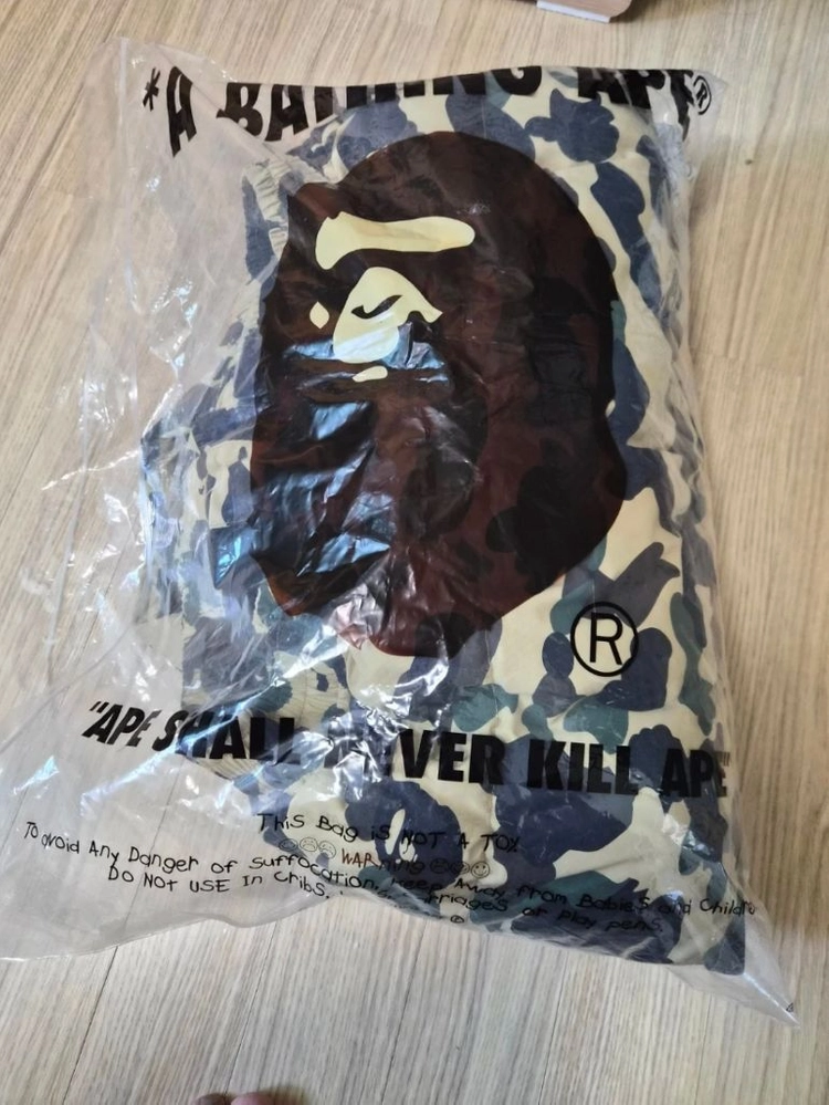 베이프 카모 패딩 점퍼 L사이즈팔아요 이미지