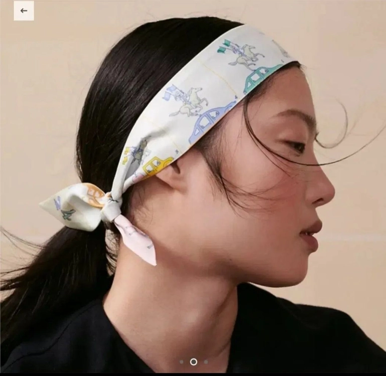 에르메스 트윌리 스카프 퍼레이드 트윌리 그리 빼를르/베르/죤 이미지