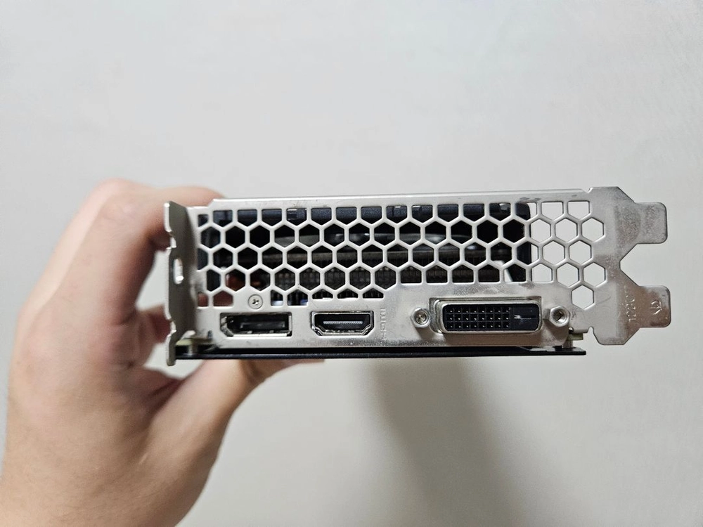 이엠텍 지포스 RTX2060 DUAL OC 그래픽카드 팝니다. 이미지