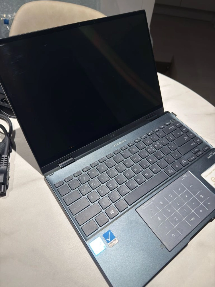 ASUS ZenBook Flip 14 OLED 이미지