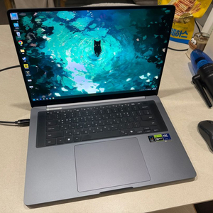 갤럭시북6 울트라 5070 판매합니다, 구매 시 키보드 증정(NT960UJH-XD72Y, 게이밍 노트북).
