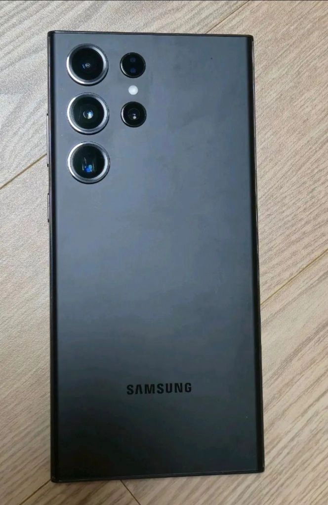 갤럭시 울트라s23 1TB 자급제 팬텀블랙 이미지